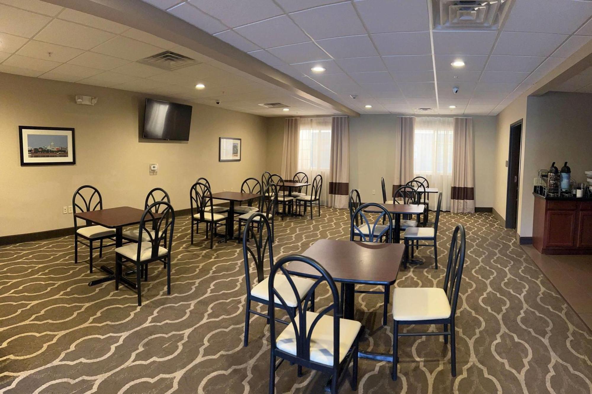 Days Inn & Suites By Wyndham Manheim Lebanon Buitenkant foto